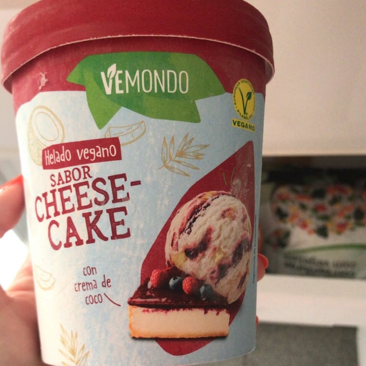 photo of Vemondo  Helado vegano sabor cheese cake shared by @elenaxgr on  07 Jul 2022 - review
