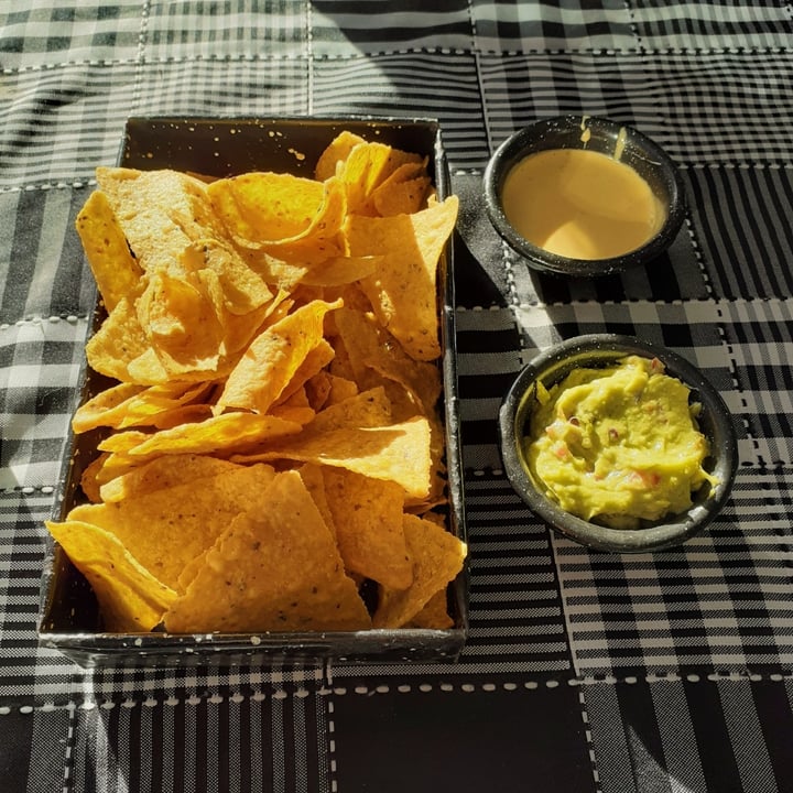 photo of Mönt take away Nachos con cheddar shared by @candemagali on  14 Jul 2022 - review