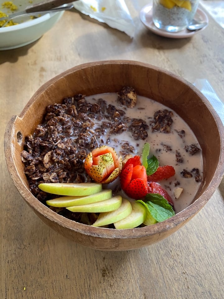 photo of In de Bowl Vegan Egg scramble/Acacadi/ And Granola Bowl And Chia Seed Pudding shared by @munir on  16 Feb 2020 - review