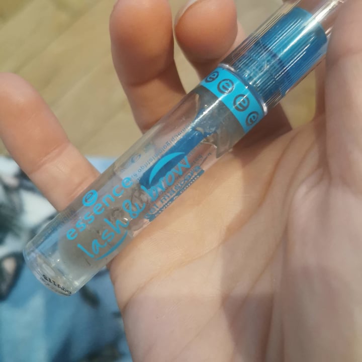 review photo of Essence Cosmetics Lash & brow gel mascara shared by @raqueltroya on 09 Jan 2021 - review