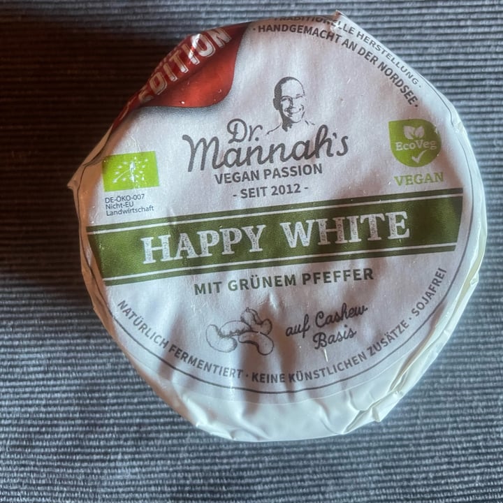 photo of Dr. Mannah's happy white shared by @laelena on  18 Sep 2022 - review