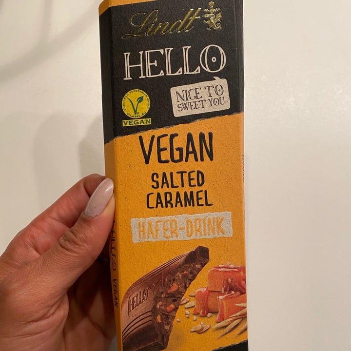 photo of Lindt Hello Vegan Salted Caramel shared by @bethnicles on  11 Dec 2020 - review
