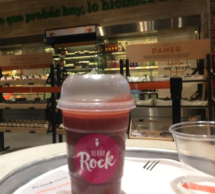 photo of Green Eat Berry Rock shared by @lolaara on  31 Aug 2020 - review