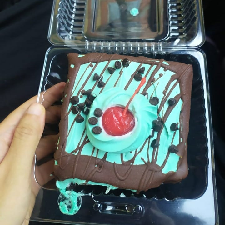 review photo of Libres X Siempre - Panadería Vegana Pastel de chocomenta shared by @usagisorrow on 24 Apr 2021 - review