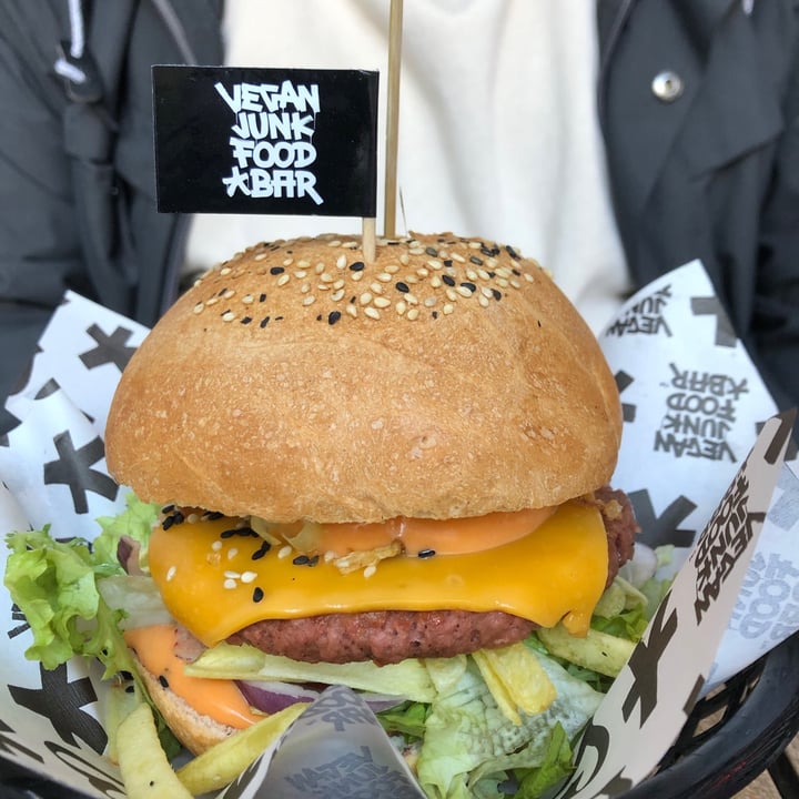 photo of Vegan Junk Food Bar Mc cruelty free shared by @ludovicaa13 on  15 Nov 2021 - review