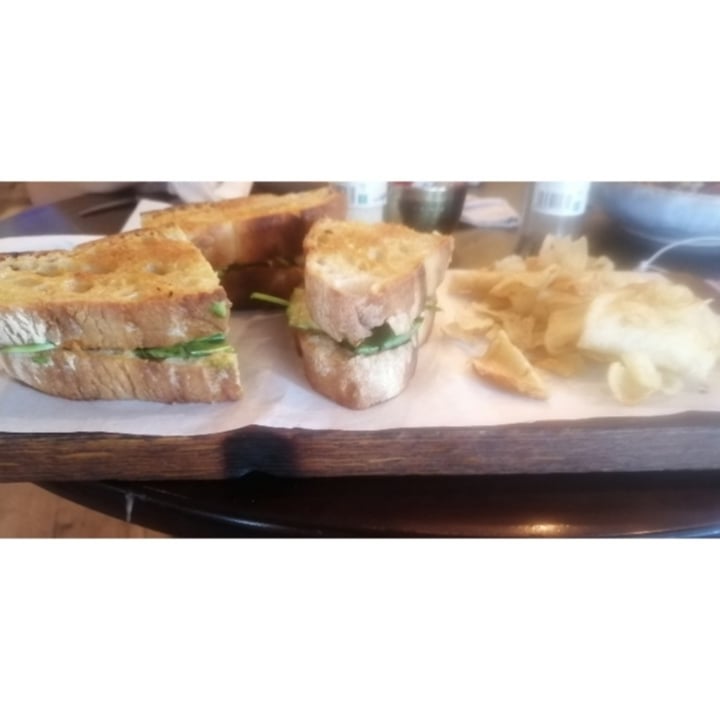 photo of Java Cafe/Bistro Stellenbosch Vegan Hummus & Artichoke Sandwich shared by @zoezurnamer on  25 Feb 2021 - review