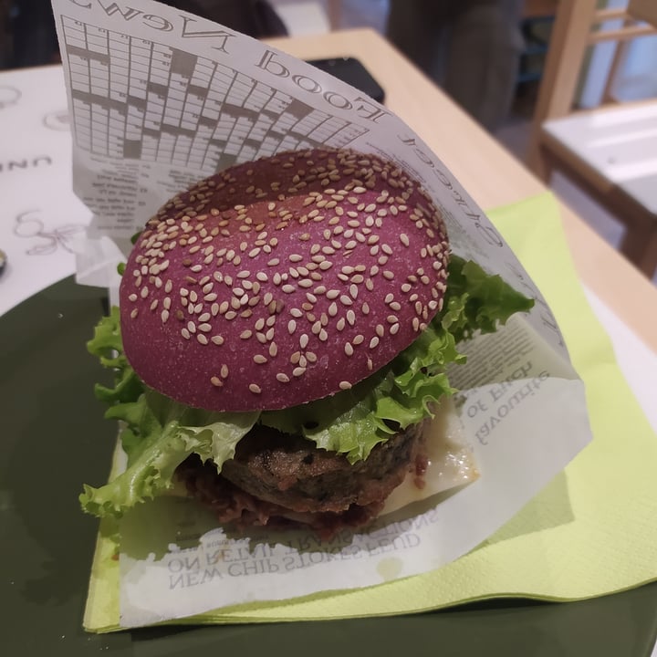 photo of Universo Vegano Smoked Burger shared by @martinafabrizi on  07 May 2022 - review