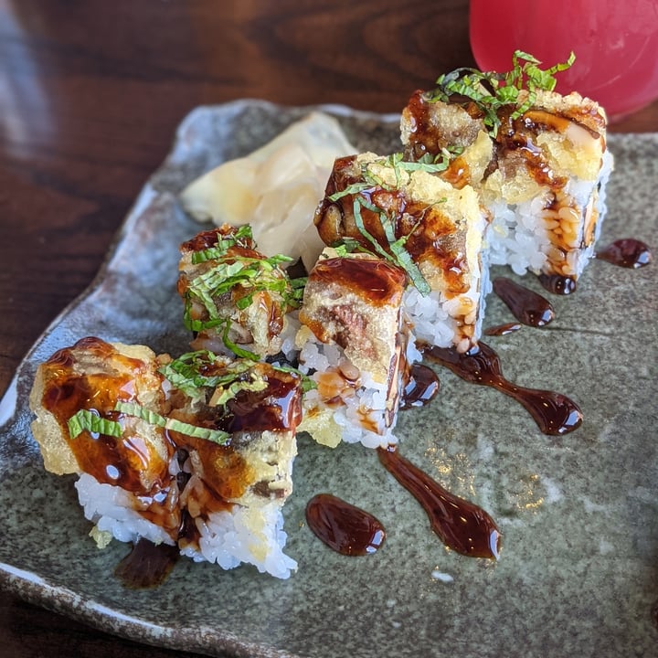 photo of Blue Sushi Sake Grill Shiitake To Me roll shared by @iszy on  15 Jun 2022 - review