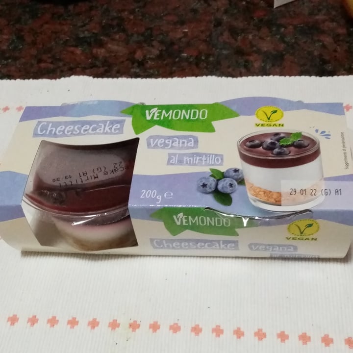 review photo of Vemondo Cheesecake vegana al mirtillo shared by @mammadany on 07 Jan 2022 - review