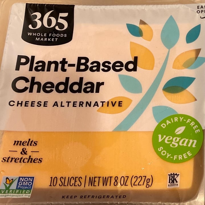 photo of 365 Whole Foods Market Plant-Based Cheddar  shared by @lindashafer on  22 Jan 2021 - review