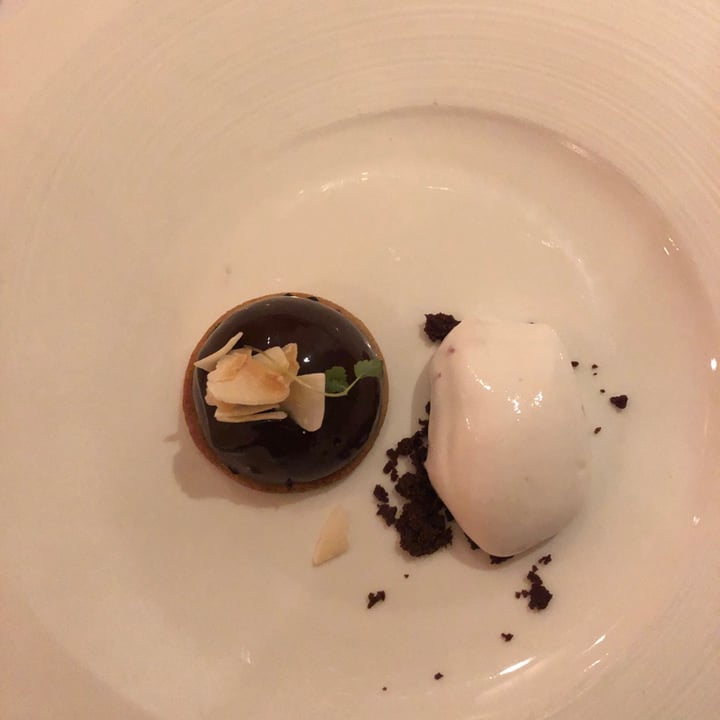 review photo of Gauthier Soho Chocolaté Tart shared by @daisyeatsplants on 09 Oct 2020 - review
