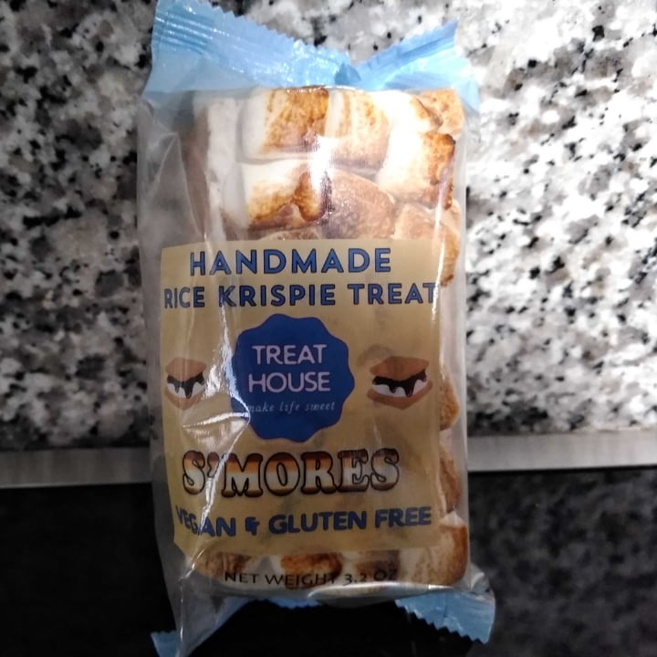 photo of Treat House Rice Krispie S’mores shared by @choliebot on  29 Mar 2021 - review
