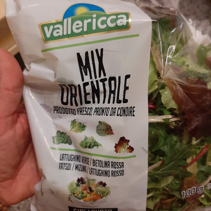 photo of Vallericca Insalata mista shared by @enzovegan75 on  17 Feb 2022 - review