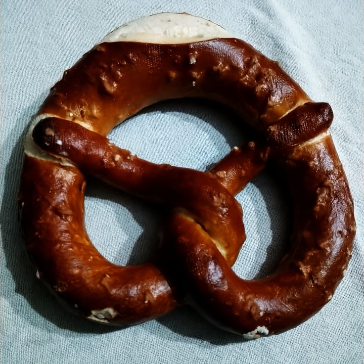 photo of Vemondo  Bretzel shared by @walkabout-veg on  24 Oct 2021 - review