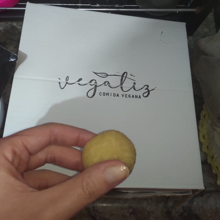 photo of Vegalizzz (Delivery only) Salgadinhos - Bolinha de Queijo shared by @bellavegana on  11 Jul 2022 - review