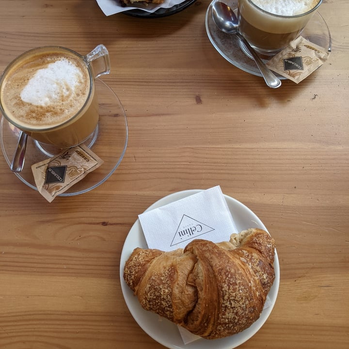 photo of Bar Ristoro Arcadia Caffe Croissant Vegano E Cappuccini Di Latte Vegetale shared by @cecizanini on  23 Jul 2021 - review