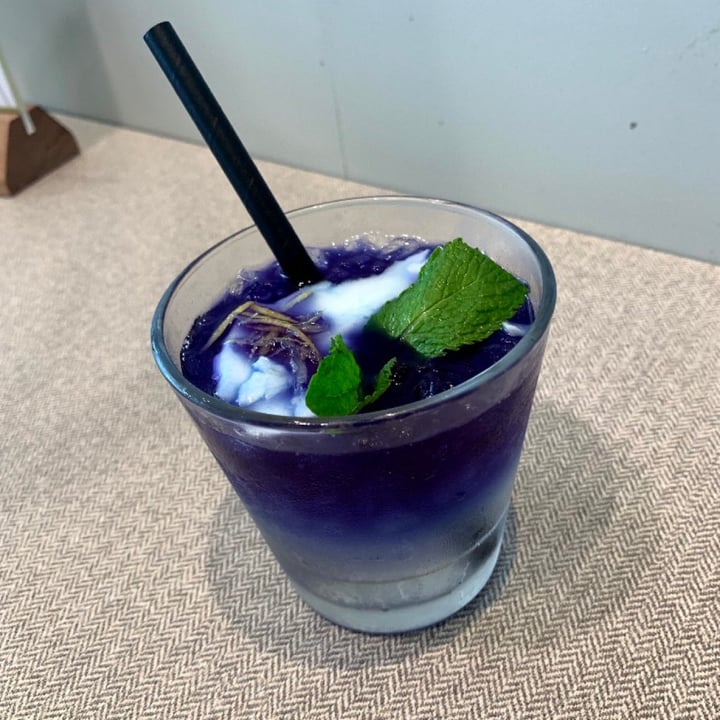 photo of Elemen @ HarbourFront Iced Coconut Mint with Butterfly Pea Flower shared by @likiminaj on  31 Oct 2020 - review