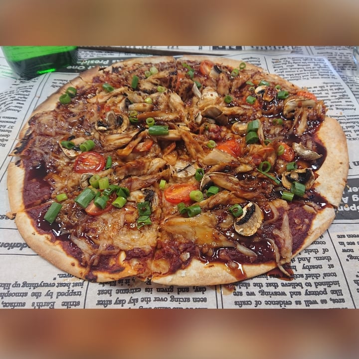 photo of Vegan Streetfood Deli - Obs Sticky Asian BBQ Chick'n Pizza shared by @anne13 on  28 May 2021 - review