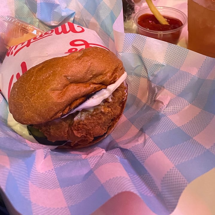 photo of Monty's Good Burger Charlie’s Chick’n Sandwich shared by @naomiyokoda on  11 Feb 2022 - review