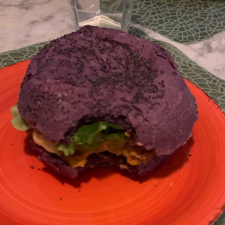 review photo of Flower Burger Purple cheesy shared by @marscorti on 25 Jun 2022 - review