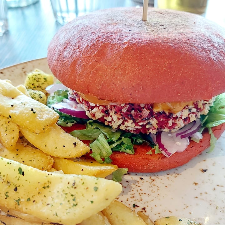 photo of Systrakaffi Vegan Burger shared by @kitchenhugbymimi on  16 Aug 2022 - review