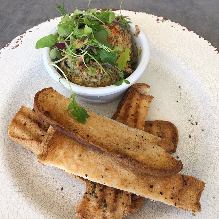 photo of Seed Plant-Based Cafe Smashed Chickpea Dip shared by @janeelizabeth on  22 Aug 2019 - review