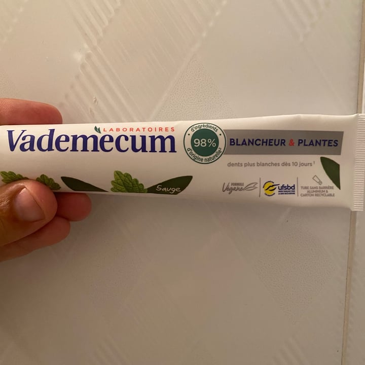 photo of Laboratoires Vademecum Blancheur & Plantes shared by @vallierblondie on  18 Jul 2022 - review
