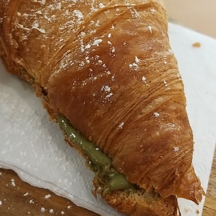 photo of Efrem - Gourmet Boutique and Finest Bar Brioche pistacchio shared by @neonyellowcat on  03 Aug 2022 - review