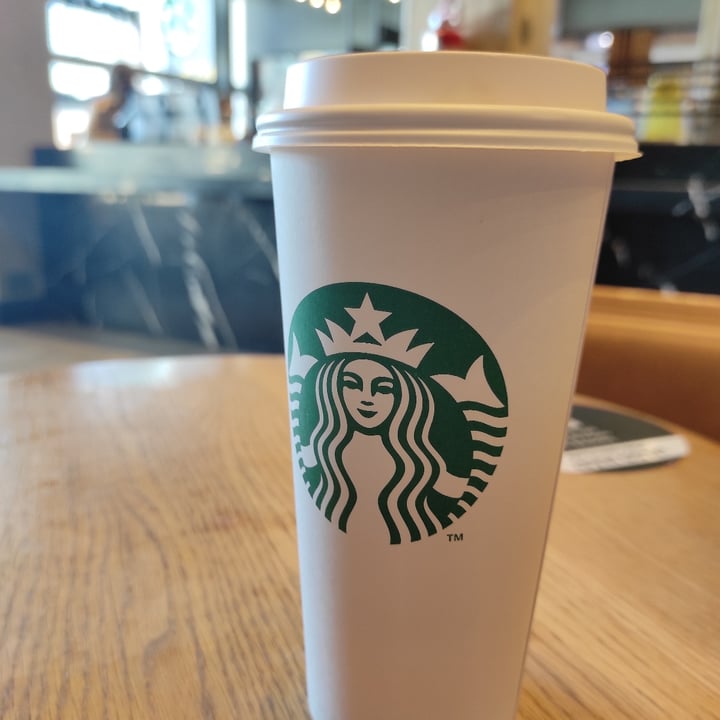 review photo of Starbucks Caramel Macchiato Con Leche De Almendras shared by @cecimc on 20 Jul 2021 - review