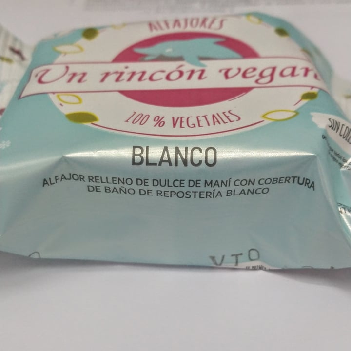 photo of Un Rincón Vegano Alfajor Chocolate Blanco shared by @ma-ga on  24 Nov 2020 - review