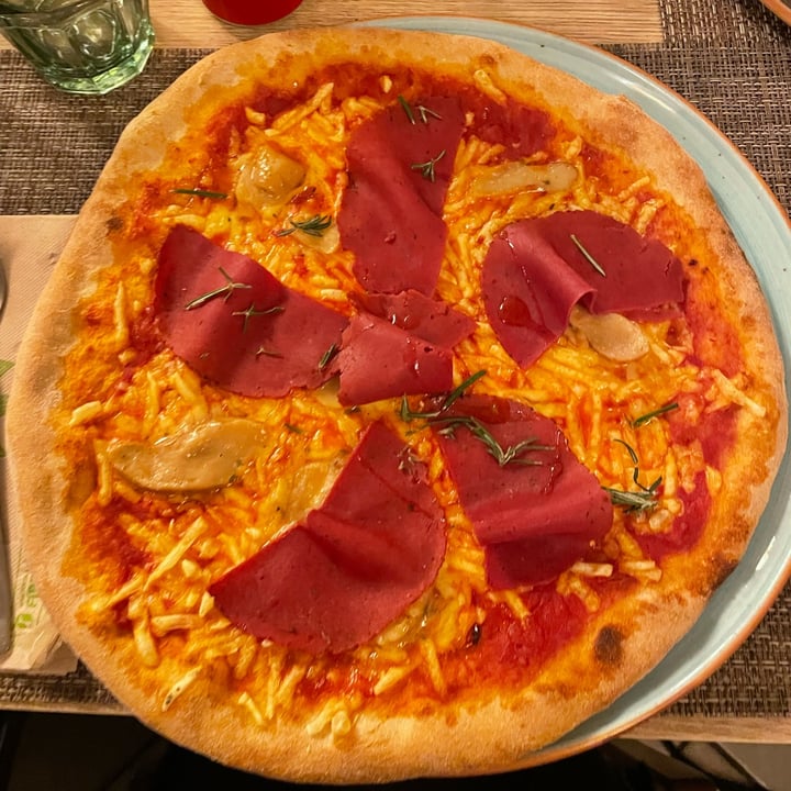 photo of Pizzeria Controvento Pizza Bosco shared by @petrat on  03 Apr 2022 - review