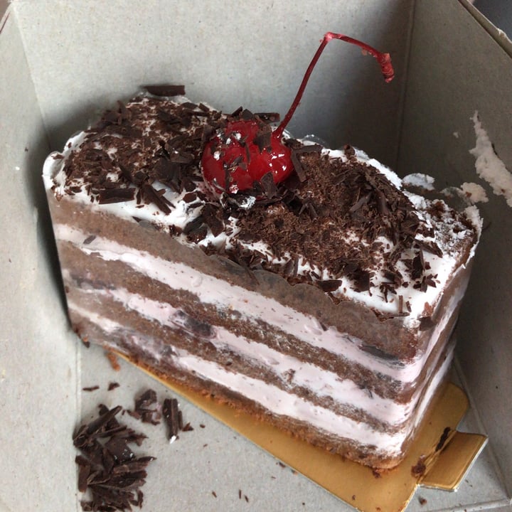 review photo of M Bakery Black Forest Cake shared by @shambuuu on 27 Jan 2021 - review