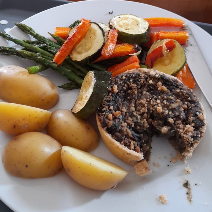review photo of Higgidy Porcini Mushroom & Spinach Quiche shared by @clarewatters on 24 Apr 2022 - review