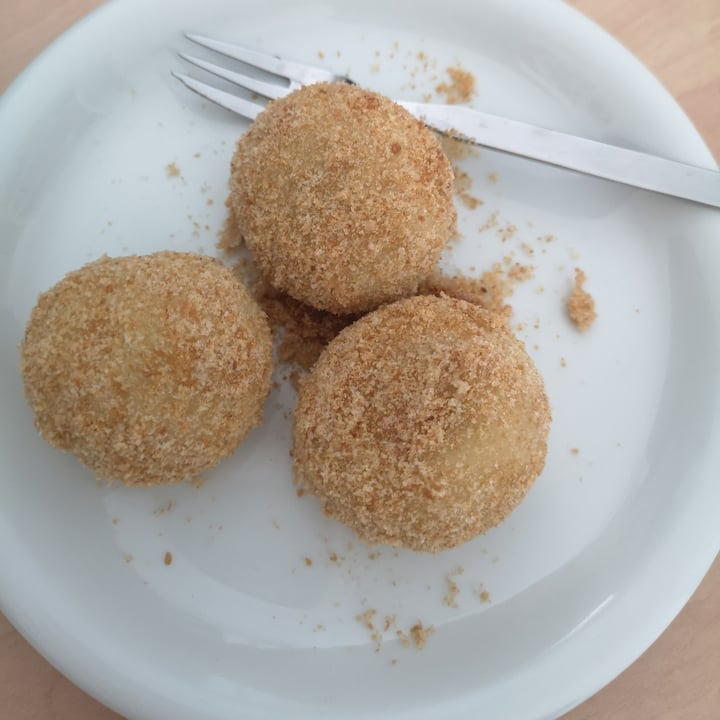review photo of Vegavita Nougat Knödel shared by @luisaluisa on 19 Jun 2021 - review
