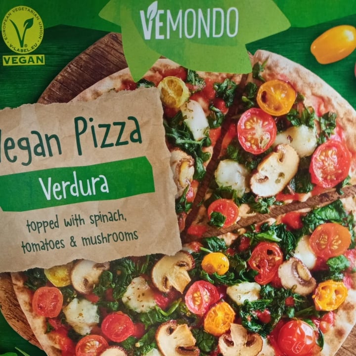 photo of Vemondo Vegan Pizza Verdura with Spinach, Tomatoes & Mushrooms shared by @eleonorapepimancl on  14 Apr 2022 - review