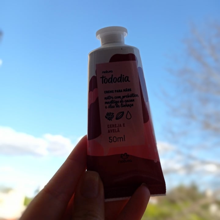 review photo of Natura Crema Hidratante Para Manos shared by @mercabitch on 05 Oct 2020 - review