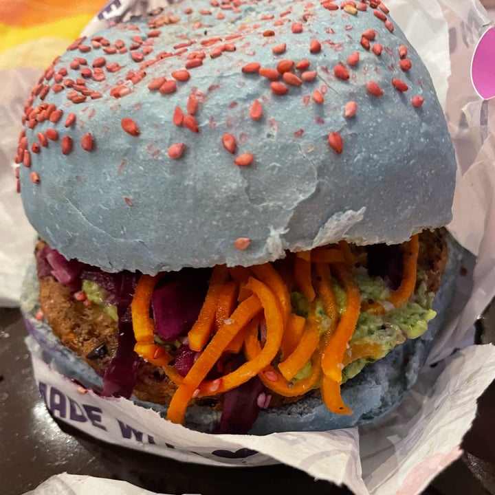 photo of Flower Burger I Puffi Burger shared by @ipasc on  02 Apr 2022 - review