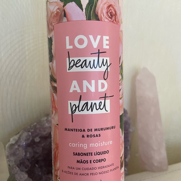 photo of Love Beauty and Planet sabonete líquido mâos e rosto shared by @jovascon on  03 May 2022 - review