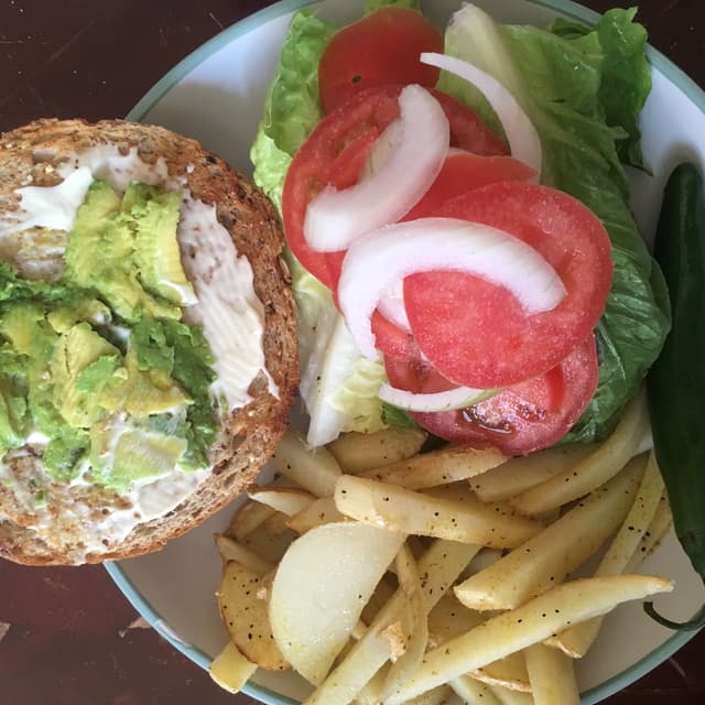 Foto do prato “Hamburguesa De Camote Y Garbanzos”