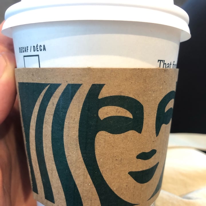 photo of Starbucks cappuccino with almond milk shared by @teresamoretti on  14 Aug 2022 - review