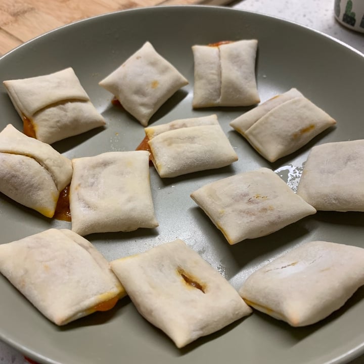 review photo of Amy’s Amy's Vegan Cheeze Pizza Snacks shared by @zachery-woods on 05 Dec 2022 - review