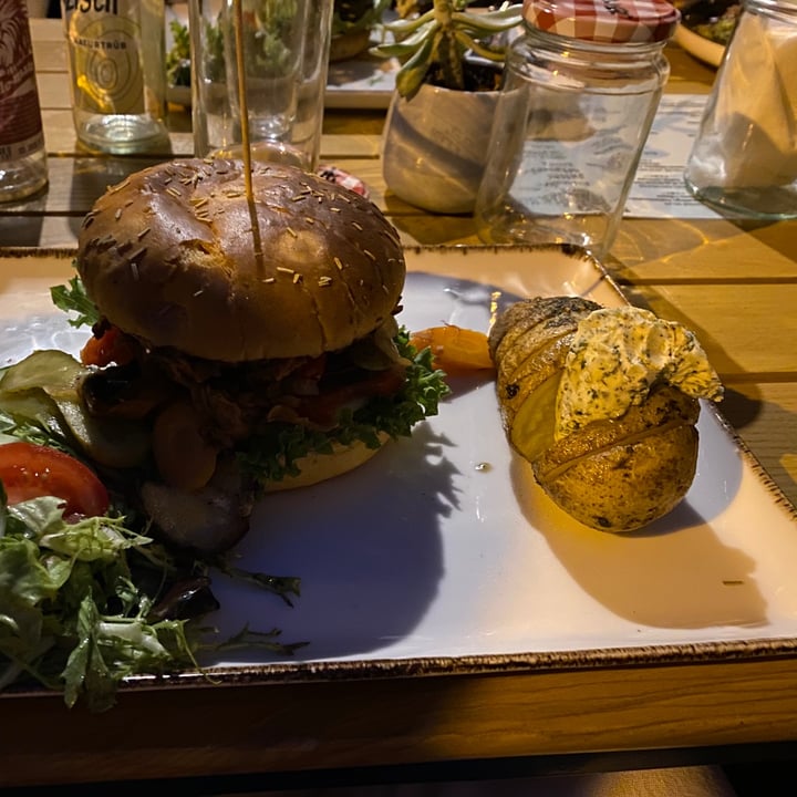 photo of Steffenhagen Pulled Jackfruit Burger shared by @jetteschuetze on  24 Jul 2021 - review