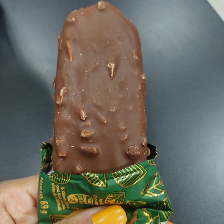 photo of Magnum Vegano De Amêndoas shared by @matosslivia on  23 Feb 2022 - review