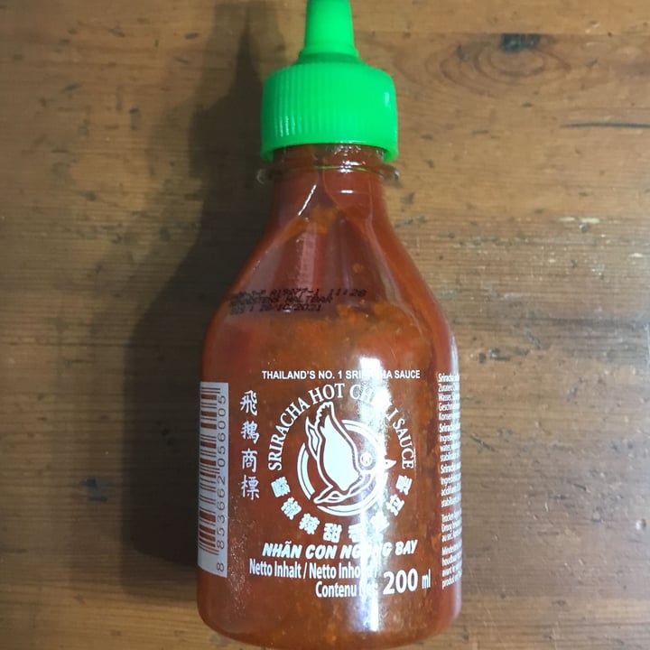 review photo of Nhan con ngong bay Sriracha hot chilli sauce shared by @martinacane11 on 15 Oct 2021 - review