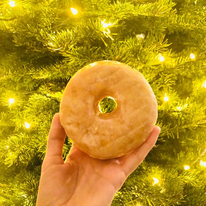 photo of Good Town Doughnuts Glazed shared by @meredithsveganlife on  11 Dec 2020 - review