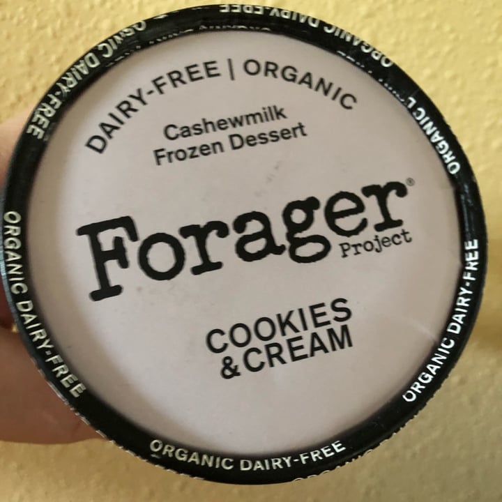 photo of Forager Project Cookies & Cream Cashewmilk Frozen Dessert shared by @lynnemp on  15 May 2022 - review