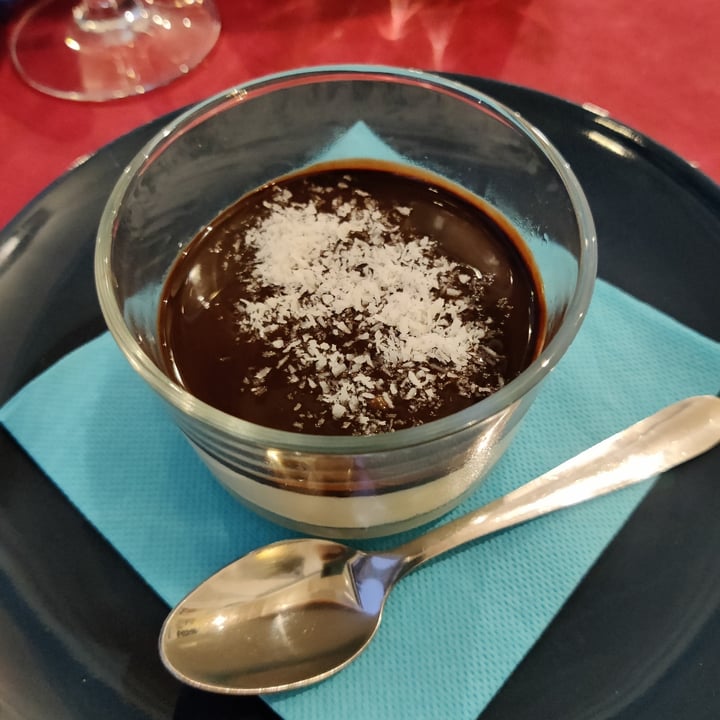 photo of MagnEtico Bistrò Panna cotta al cocco shared by @scarletdev on  27 Jul 2022 - review