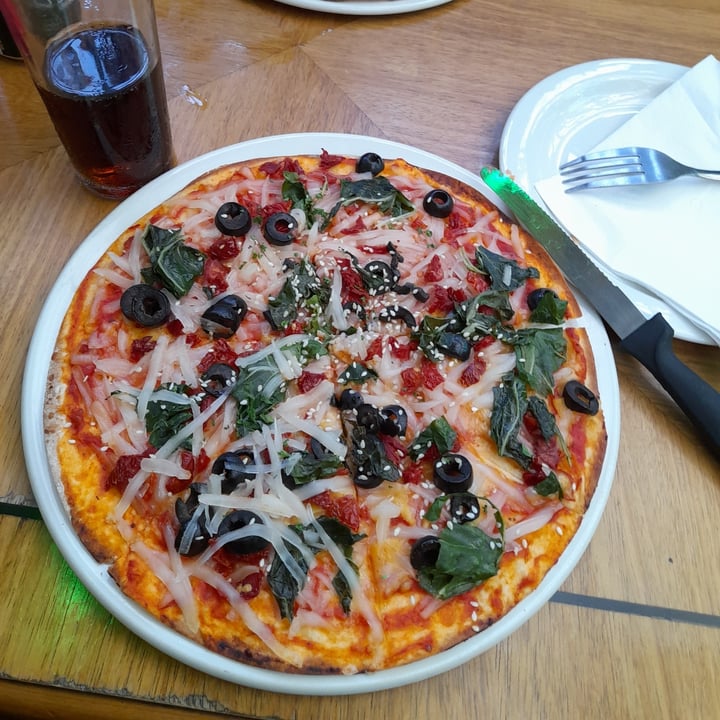photo of Bardelli's Restaurant Vegan Mediterranean Pizza shared by @humblebee on  16 Feb 2022 - review