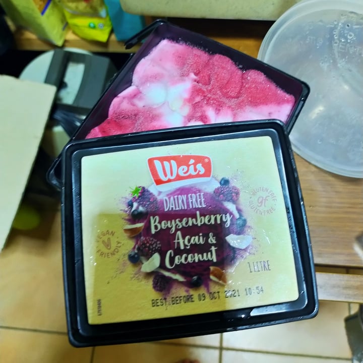 photo of Weis Dairy Free Boysenberry, Açaí and Coconut shared by @musclecookie on  14 Sep 2020 - review