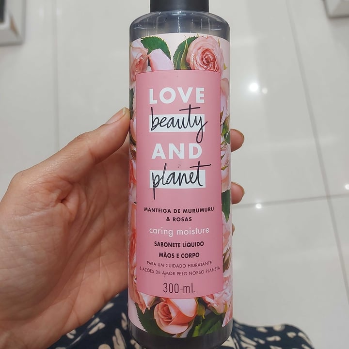 photo of Love Beauty and Planet Sabonete Líquido Manteiga De Murumuru E Rosas shared by @fefenanda on  26 Apr 2022 - review